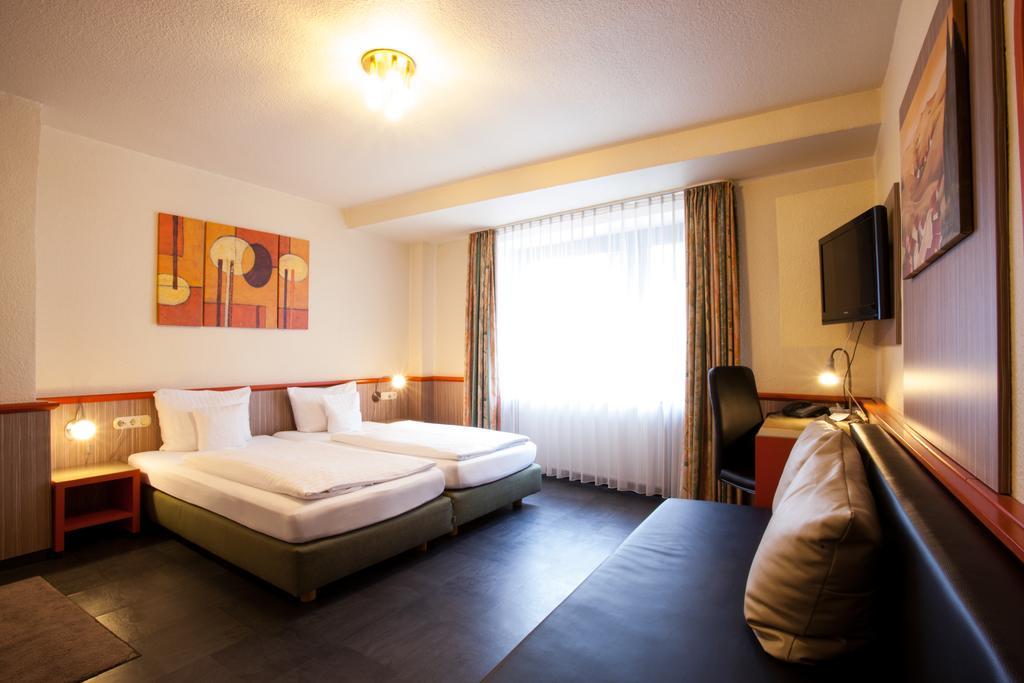 Trip Inn Hotel Ariane Köln Phòng bức ảnh