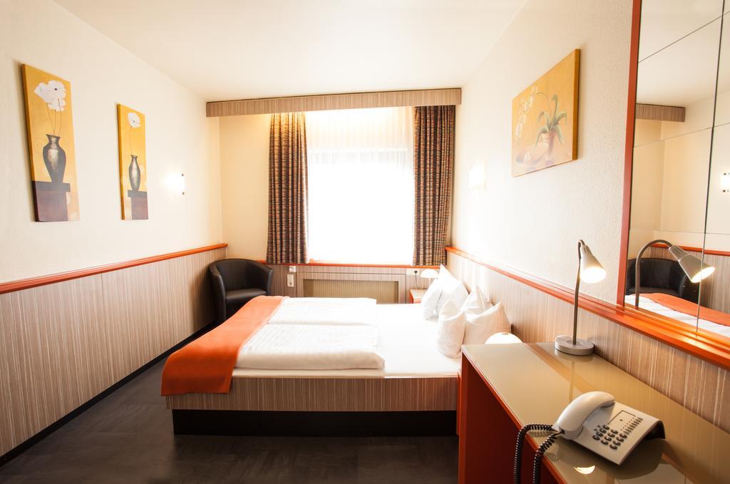 Trip Inn Hotel Ariane Köln Ngoại thất bức ảnh