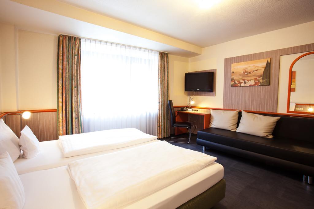 Trip Inn Hotel Ariane Köln Phòng bức ảnh