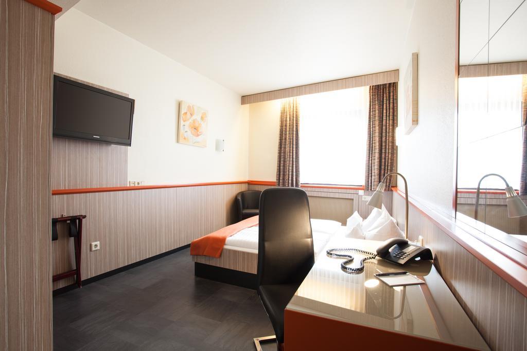 Trip Inn Hotel Ariane Köln Ngoại thất bức ảnh