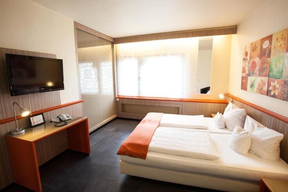 Trip Inn Hotel Ariane Köln Ngoại thất bức ảnh