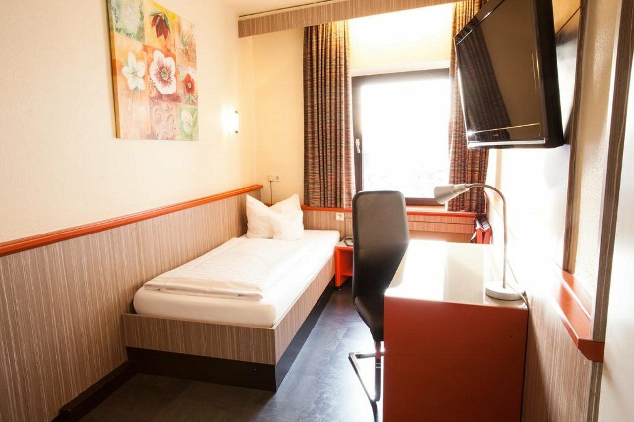 Trip Inn Hotel Ariane Köln Ngoại thất bức ảnh