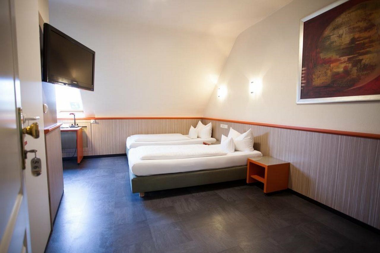 Trip Inn Hotel Ariane Köln Ngoại thất bức ảnh